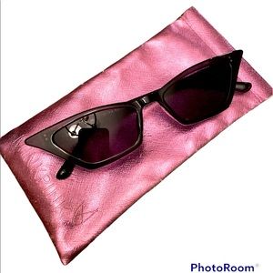Blenders extreme cat-eye black sunglasses